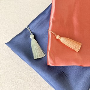 (1+1) 리브온 선물 포장용 보자기 공단 보자기 노리개 테슬 키트 73 X 73, 1세트, 혼합색상 (다크오렌지+네이비 / 연카키+살구 테슬)