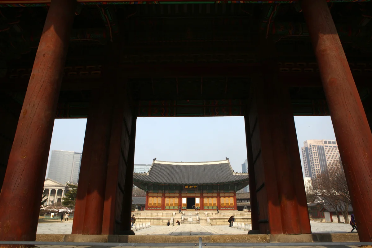 덕수궁: 고즈넉한 역사의 물결을 만나다 - 중구여행 여행