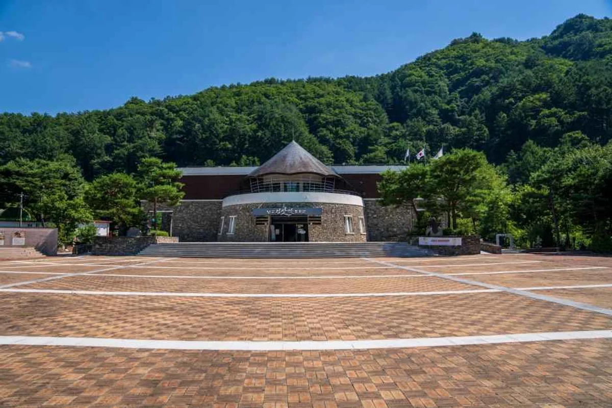 영월군 한옥마을 (출처 : 한국관광공사)