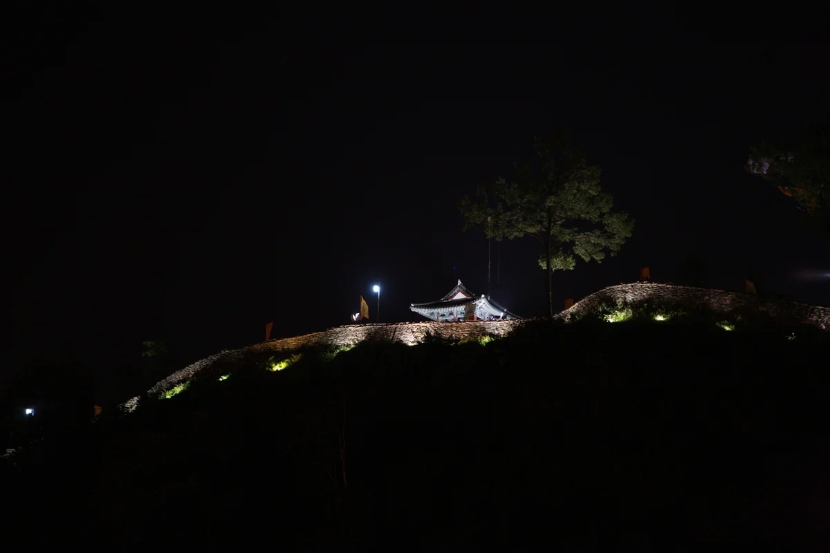 공주공산성 글램핑 (출처 : 한국관광공사)